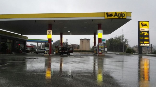 Il distributore Agip del benzinaio rapinato (Foto LB)
