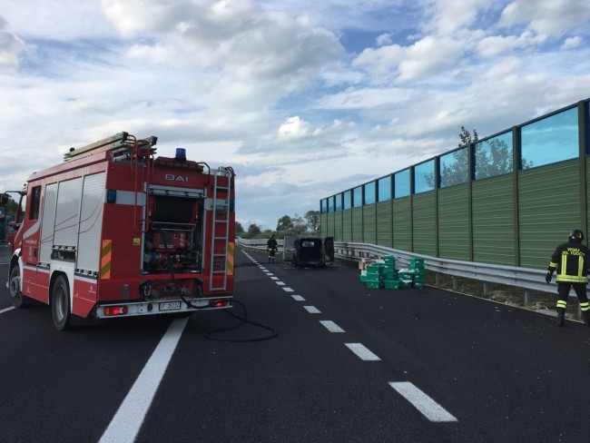 auto_fiamme_autostrada_civitanova_ftodemarco (3)