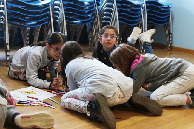 bambini in croce rossa a villa potenza foto ap (5)