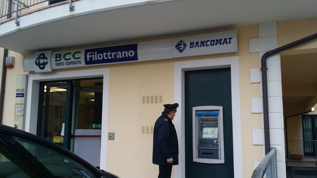 Lo sportello preso di mira dai ladri questa notte