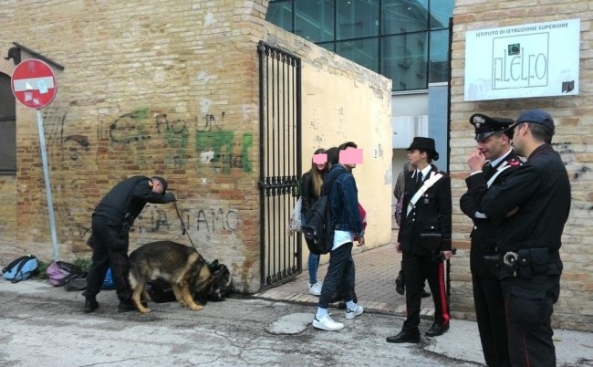 controlli antidroga scuola tolentino