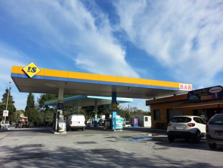 La stazione di servizio a San Severino