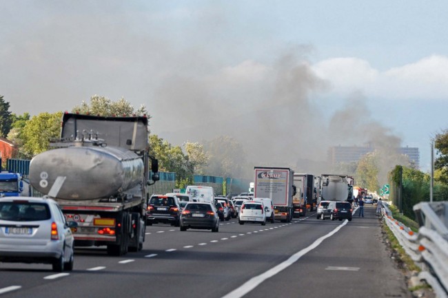 incendio furgone autostrada_foto fdm (1)