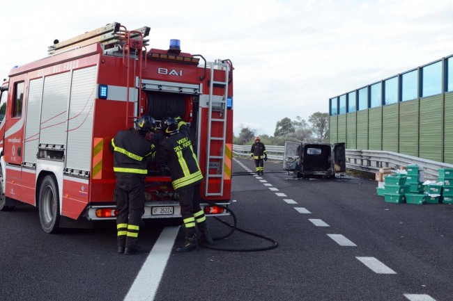 incendio furgone autostrada_foto fdm (10)