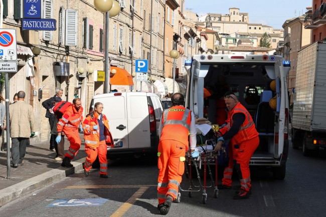 L'uomo soccorso in corso Cairoli