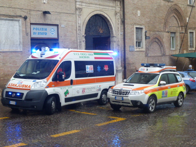 I soccorsi alla questura