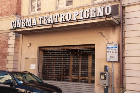 L'ex cinema Politeama a Tolentino