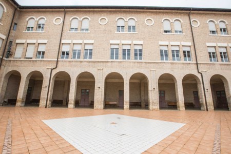 Il cortile della scuola San Giuseppe di Macerata