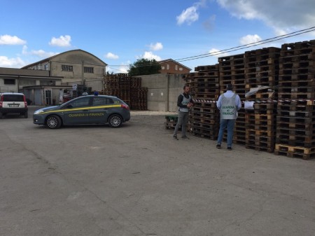 Alcuni dei pallet sequestrati