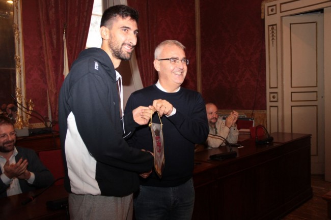 squadra montalbano volley serie b1 2015 carancini e capitano foto ap 10