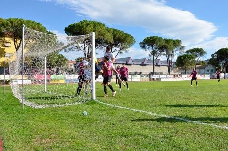 Il gol del vantaggio firmato da Pietrella