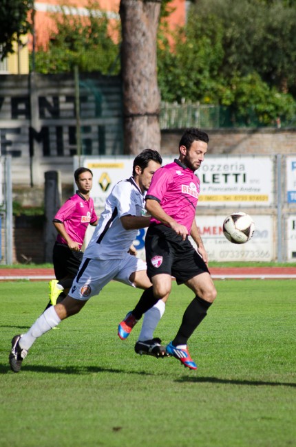 Paolo Bellucci difende palla
