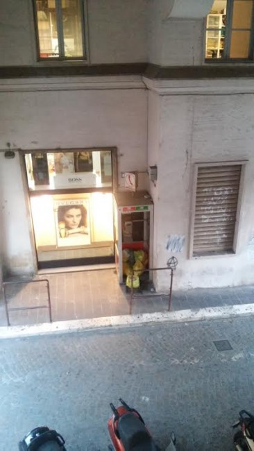 Cabina telefonica cassonetto corso cavour
