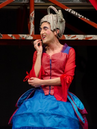 Eugenia, intepretata da Claudio Del Toro
