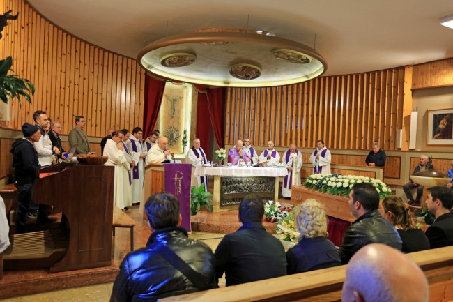 Il funerale di Pietro Ruggeri (Foto Andrea Del Brutto)