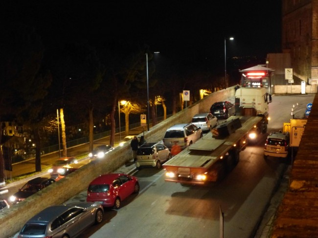 autoarticolato bloccato rampa zara