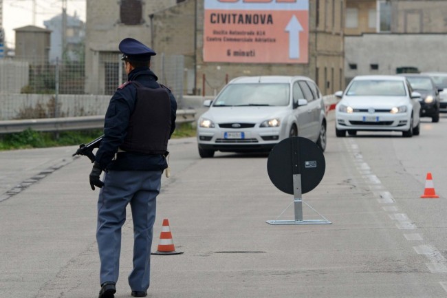 blocco stradale adriatica - fontespina polizia - civitanova (7)