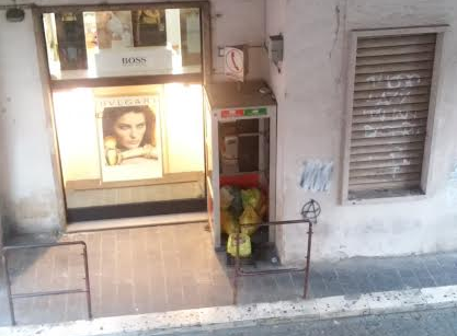 cabina telefonica discarica corso cavour