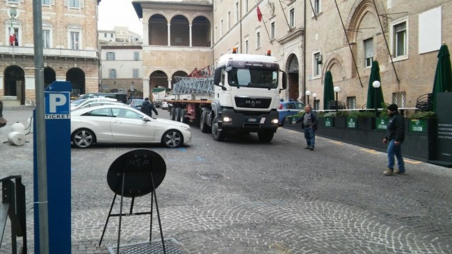 camion bloccato mattina
