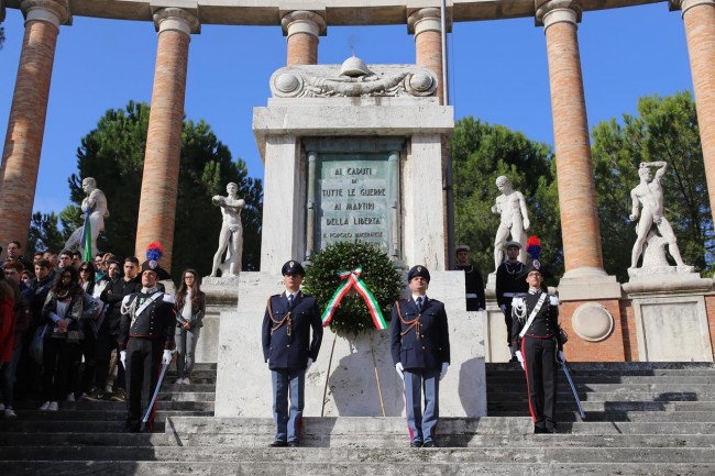 cerimonia 4 novembre 2015 monumento macerata_Foto LB (13)