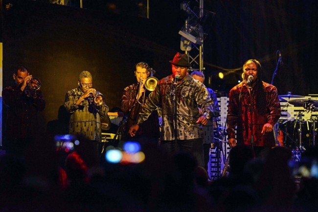 earth wind & fire experience - live al donoma - civitanova (10)