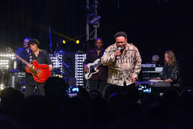 earth wind & fire experience - live al donoma - civitanova (11)