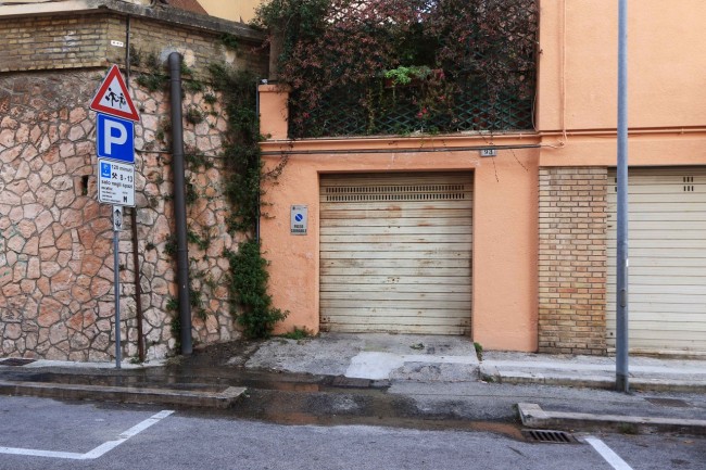 fogna rotta via manzoni macerata_Foto del brutto (1)