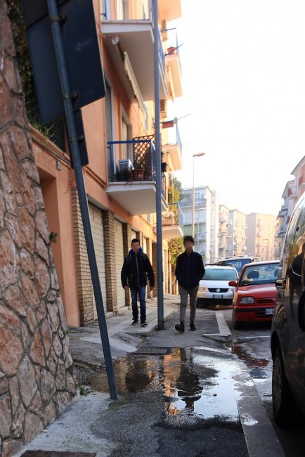 fogna rotta via manzoni macerata_Foto del brutto (3)