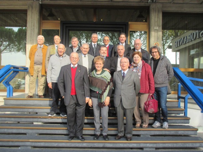 foto di gruppo Federazione dei Maestri del Lavoro Consolato di Macerata