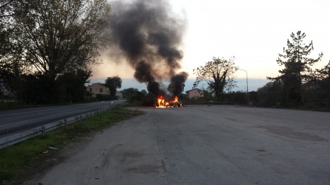 incendio_auto_regina