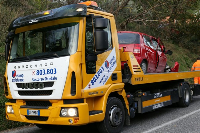 incidente frontale auto tir san severino_foto AP (9)