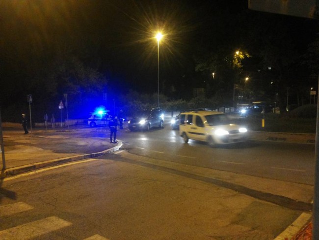 Il traffico bloccato in via Roma per il frontale