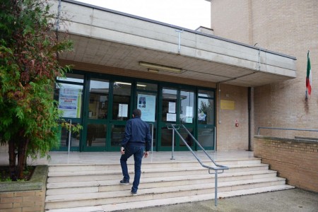ingresso scuola luigi pirandello - civitanova