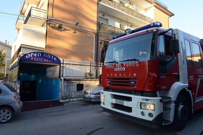I vigili del fuoco al night di via Pavese