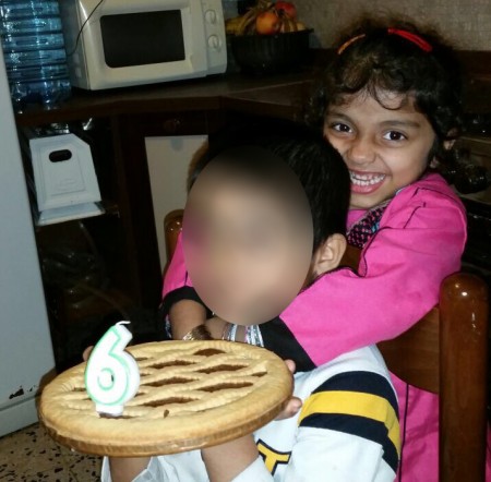 Halima con uno dei due fratelli più grandi