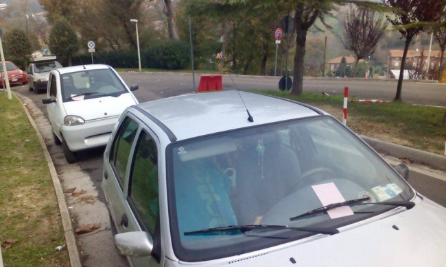 Le auto con le multe al pronto soccorso di Civitanova