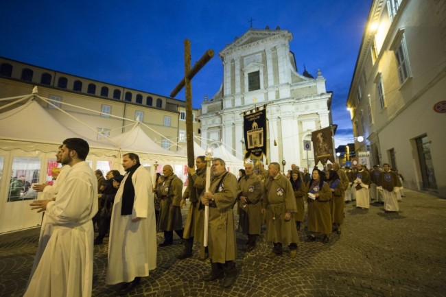 apertura porta santa giubileo 2015 foto ap (7)