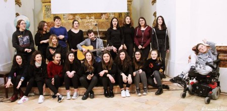 L'esibizione delle classi quarte del liceo Leopardi di Cingoli