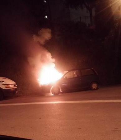auto a fuoco a corridonia