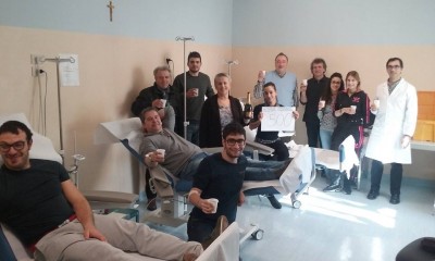 Alcuni dei donatori con il presidente Crescimbeni
