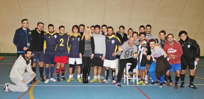 vincitori assieme ai finalisti e 1 foto di premi individuali con