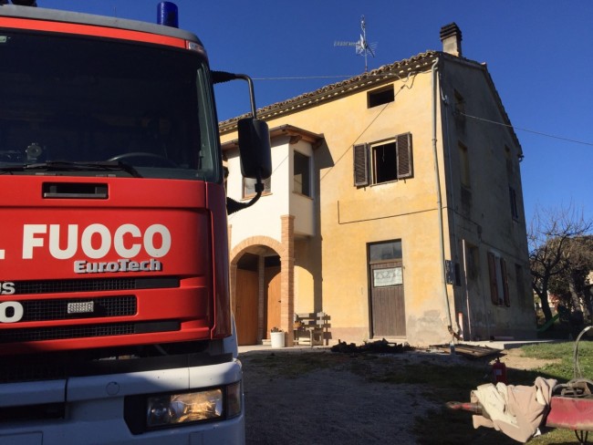 incendio casa cingoli (1)