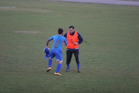 Esposito festeggia insieme a Frinconi la rete decisiva