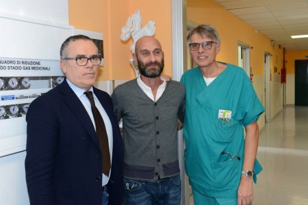ospedale - consegna statua reparto - civitanova (4)