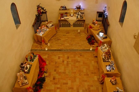 I presepi all'interno della chiesa di San Girolamo