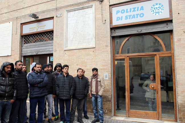 protesta pakistani piazza macerata_foto LB (1)