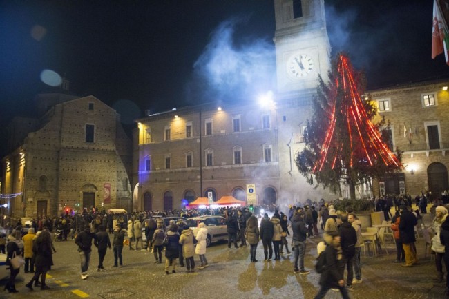 capodanno a macerata piazza libertà 2016 foto ap (1)