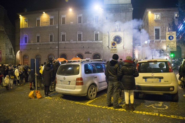 capodanno a macerata piazza libertà 2016 foto ap (6)