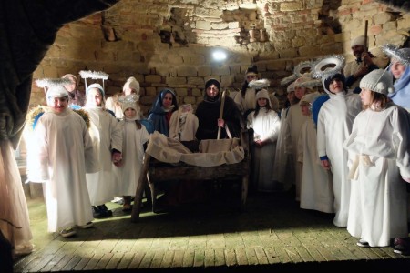 presepe-vivente-treia-40-450x300