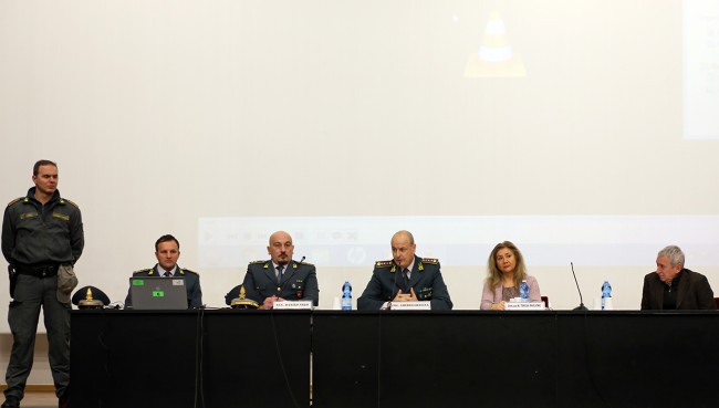 Guardia di Finanza a Ragioneria Macerata_Foto LB (4)